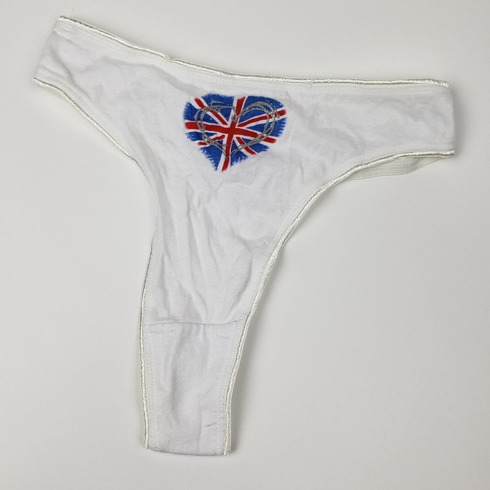 Britain 🇬🇧 ❤ Thong